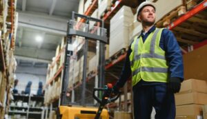 Como fazer a manutenção de empilhadeiras? Guia completo