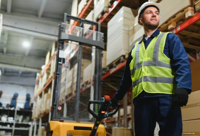 Como fazer a manutenção de empilhadeiras? Guia completo